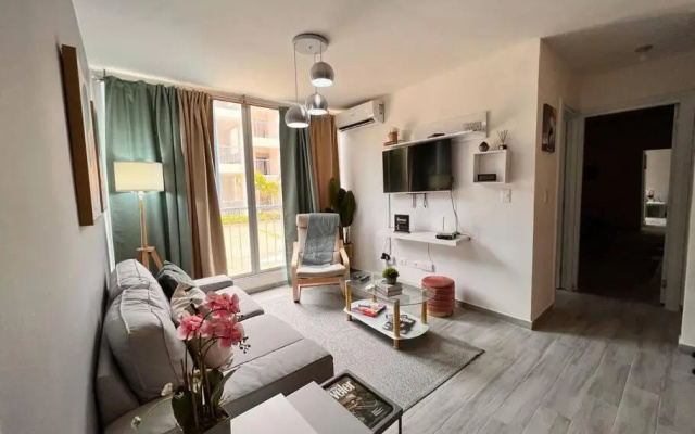 Lovely 3 Bedroom Condo Near Downtown And Foodies