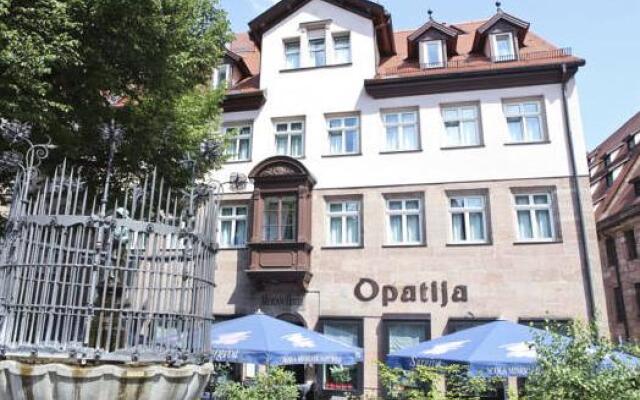 Отель Hauser Boutique Германия, Нюрнберг - отзывы, цены и фото номеров - забронировать отель Hauser Boutique онлайн вид на фасад