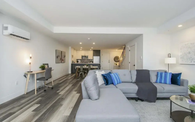 Luxurious 3 Bedroom Brand NEW Town House