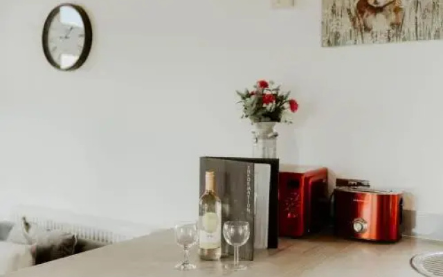 Little John's Petite Cosy Cabin