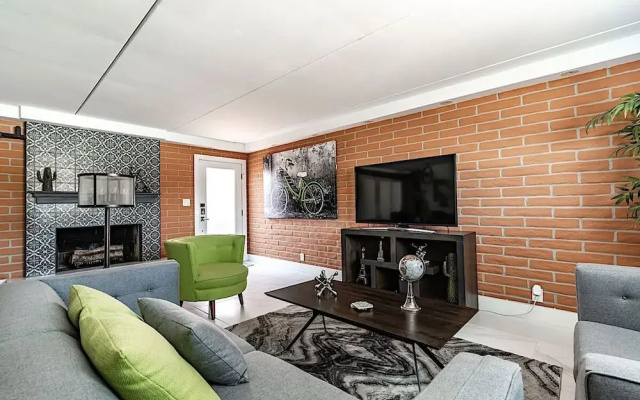 Northland Glam 3BR by Casago