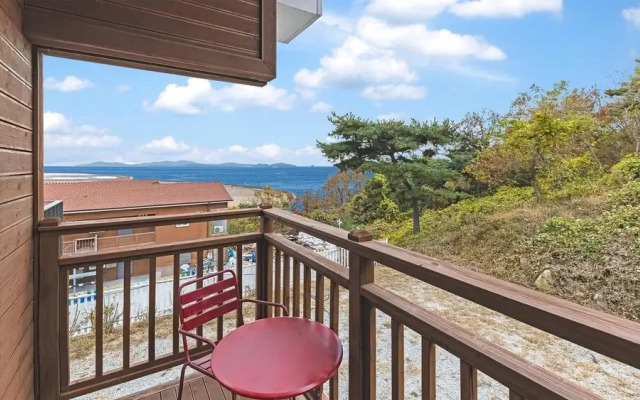 Ganghwa Marinwon Pulbilra Gajok Pension