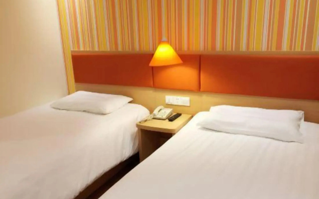 Mingxi Hotel (Tongliao Holin River Avenue Minzu University Affiliated Hospital)