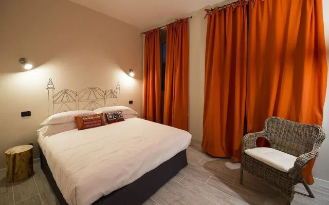 So & Leo Guest House
