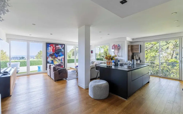 Modern Flat With sea View - AC- 2br- 4P - Cannes