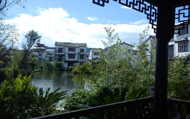 Yifeicui Villa Hotel - Tengchong