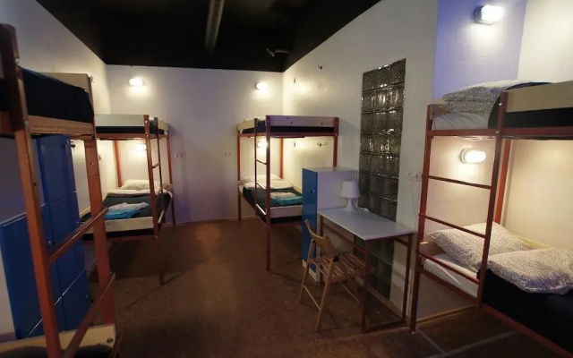 2X2, mini-hotel