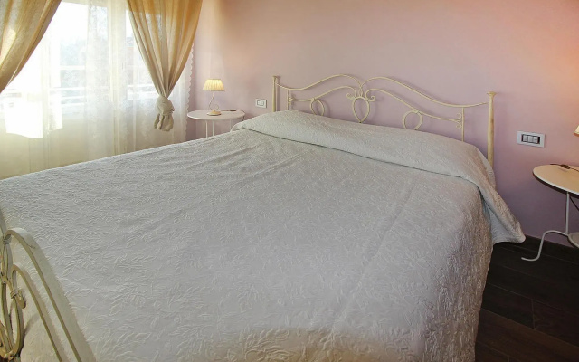 In Camaiore With 3 Bedrooms And 2 Bathrooms