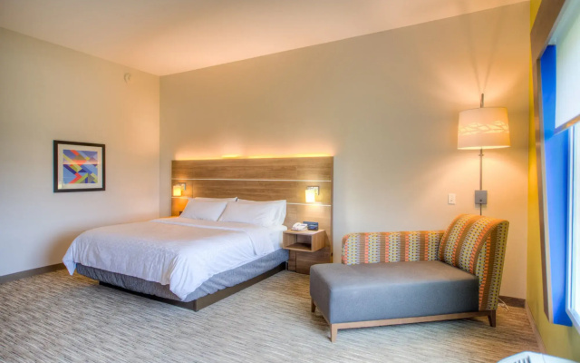 Holiday Inn Express & Suites Remington by IHG