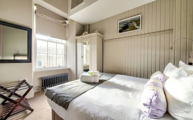 Stylish & Spacious Georgian New Town 3bed Apt