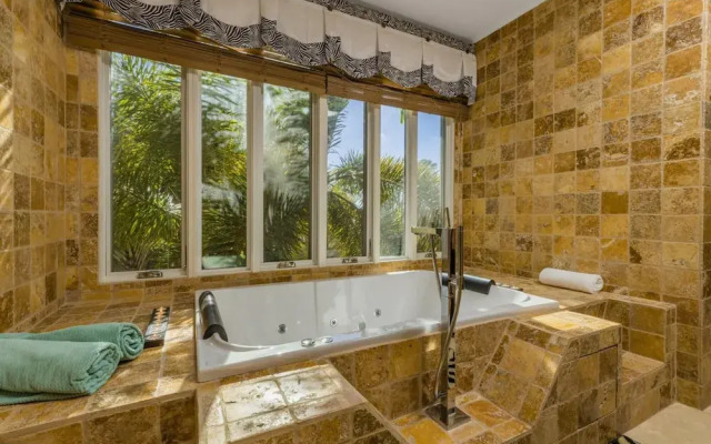 Glamorous Luxury Villa Pool Jacuzzi Sea View