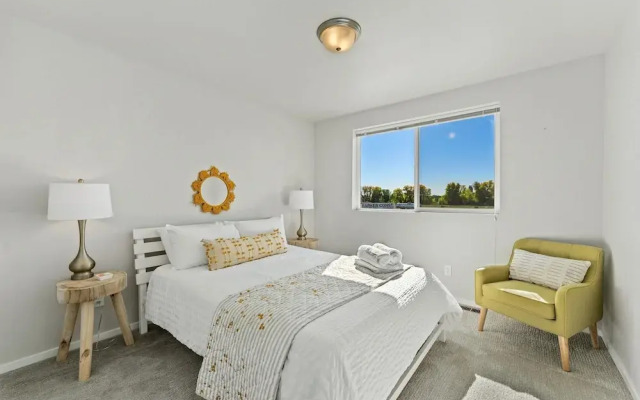 Stylish Music-Inspired Retreat Near Old Town FC