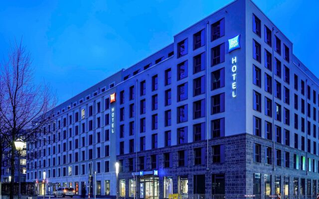 Отель Ibis budget Leipzig City вид на фасад