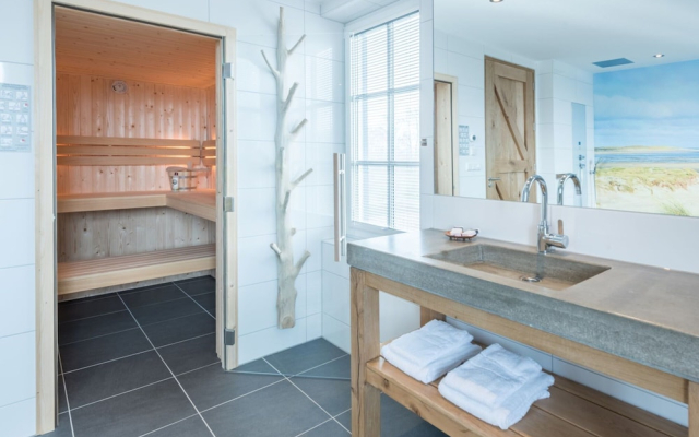 Grand Villa With Sauna & Jacuzzi