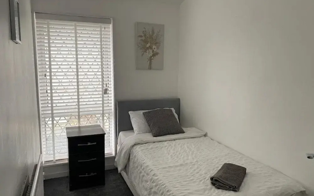 London Bliss Retreat - Superb 3-bed House