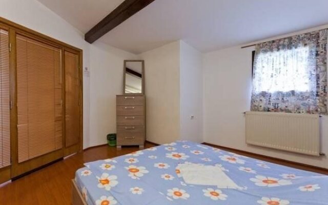 Hostel Miramont in Bucharest, Romania from 78$, photos, reviews - zenhotels.com