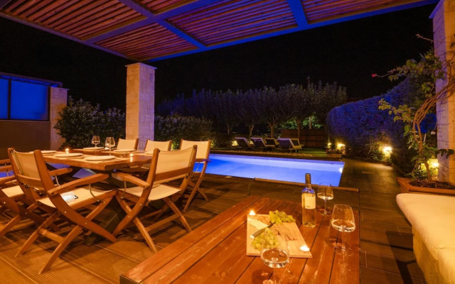 Sunny Exclusive Dio in Chaniotis