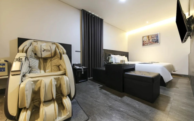 The City Hotel