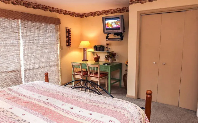 Fawn Valley Inn: 240