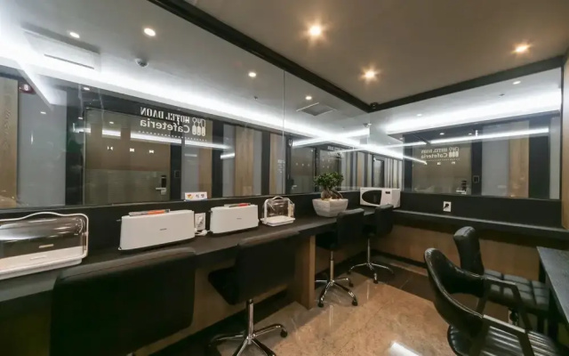 Changwon Bonggok-Dong Hotel Daon