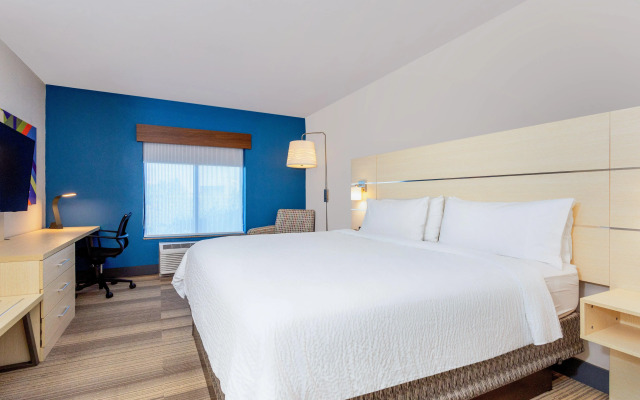 Holiday Inn Express & Suites, International Drive by IHG