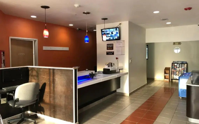 Motel 6 Woodway, TX
