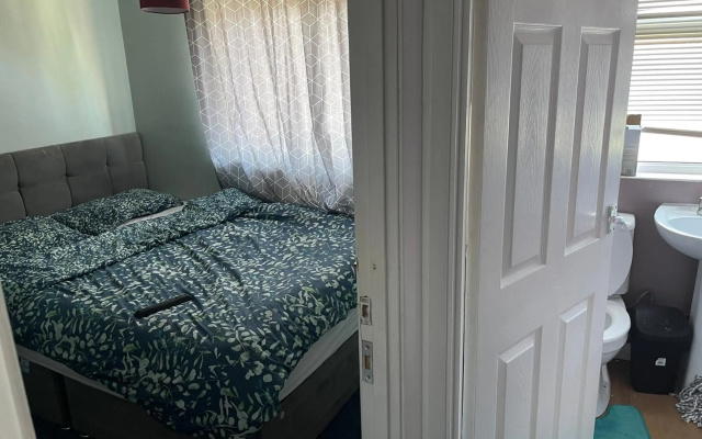 1 bedroom in 3bed house