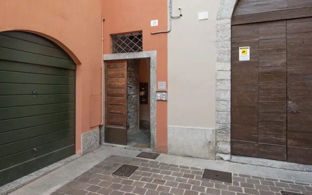 ALTIDO Romantic Loft for 3 in Perfect Como Centre