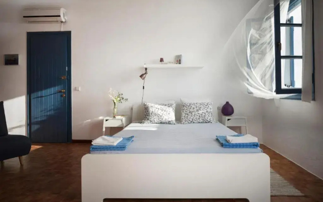 7 Olives Apartments