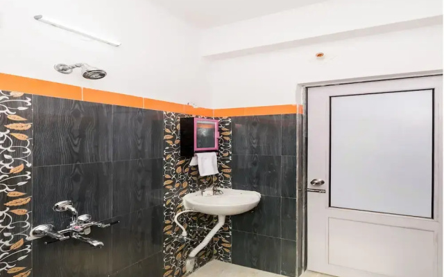 OYO 9811 Stay Inn Newtown