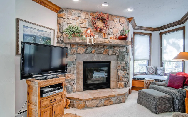 McCoy Peak Lodge by East West Hospitality