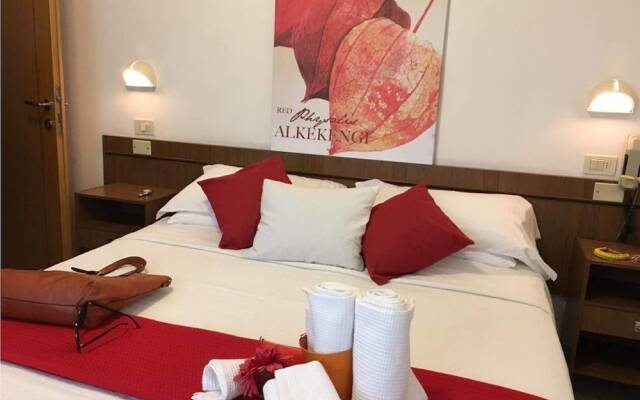Hotel Villa Lina вид на фасад