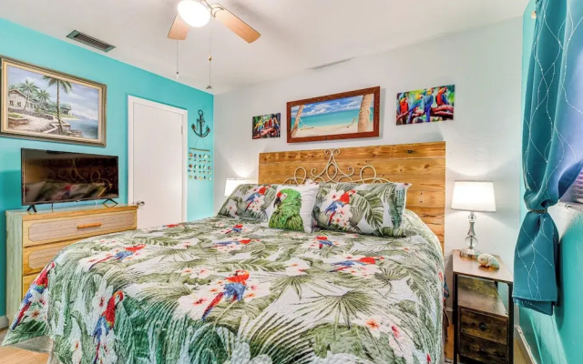 Pet-friendly Bradenton Home ~ 3 Mi to Cortez Beach