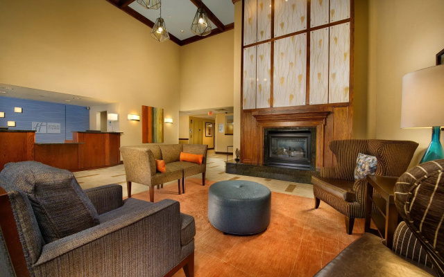 Holiday Inn Express and Suites Manassas by IHG