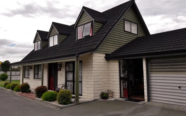 Academy Lodge Motel
