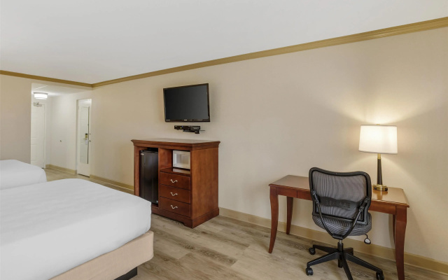 Best Western PLUS Morristown Inn-Florham Park