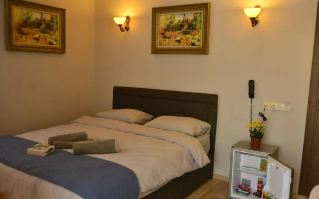 Pure Diamond Hotel