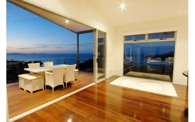 Horizons - Airlie Beach