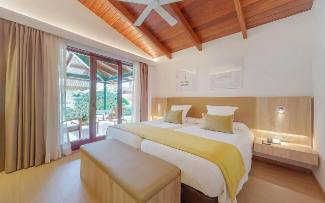 Portblue Club Pollentia Resort & Spa (Maris Y Suites)