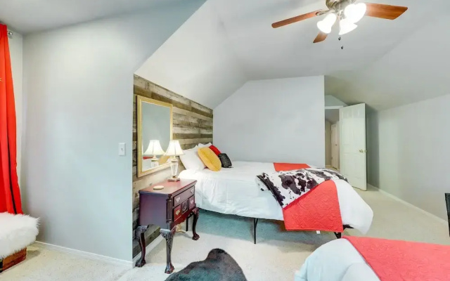 Peaceful Rogers Home Near Beaver Lake!