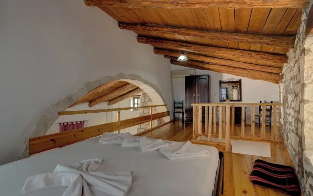 Dream 2 -traditional House With Pool To Share