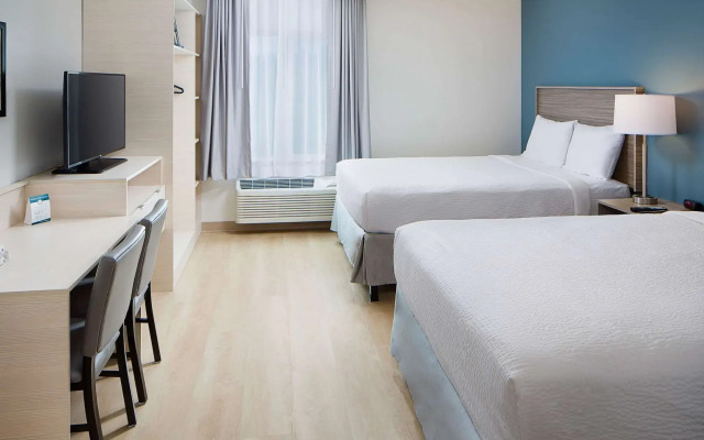 WoodSpring Suites Seattle Everett