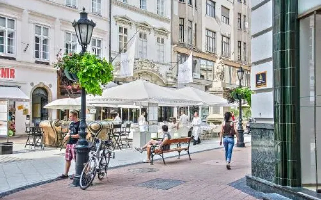 The Fashion Street Apartments