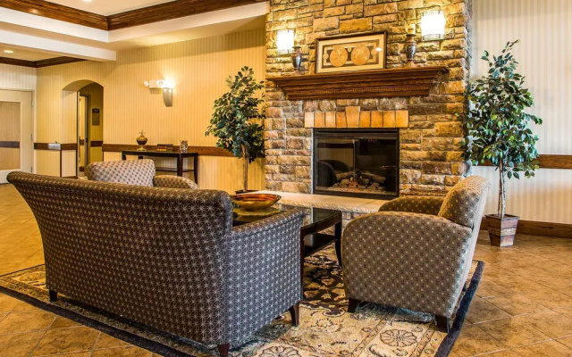Comfort Suites