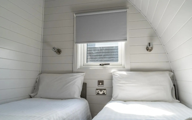 Glamping Pod Two - Holly Tree Barns