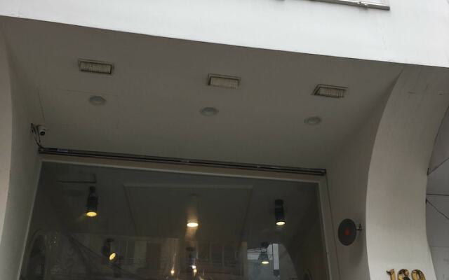 Апартаменты Ju Style Apartment Хошимин вид на фасад