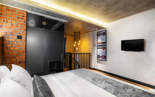 A&R Urban Hotel