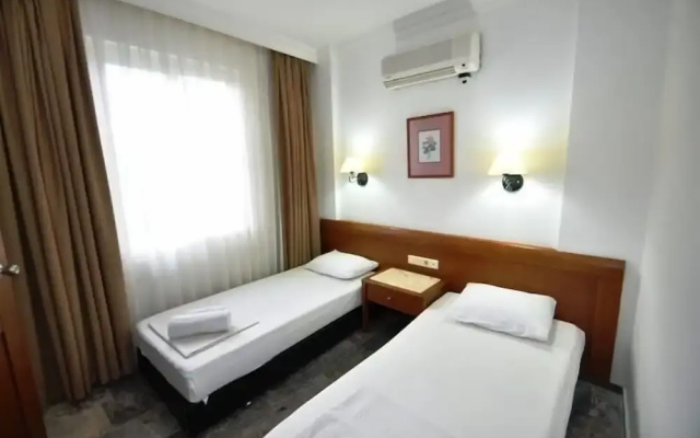 Blue Lagoon Apart Hotel
