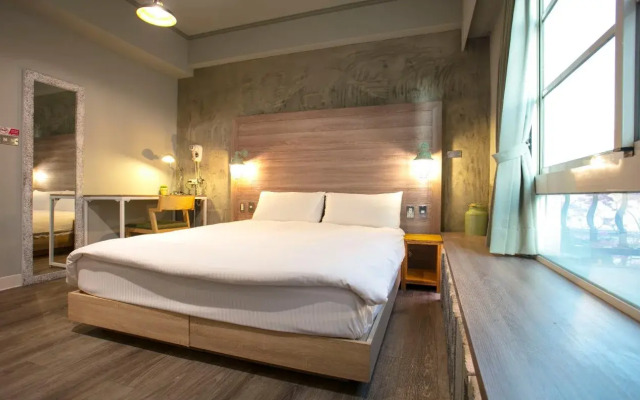 Tomer Hostel