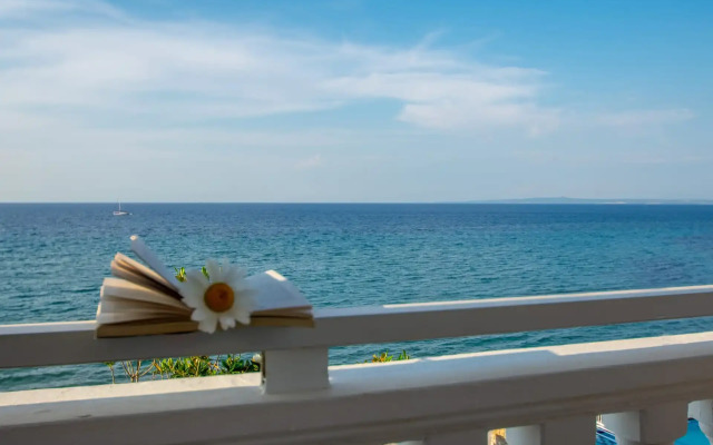 Agoulos Beach Hotel